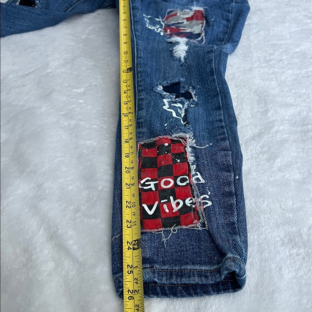 Rue21 Blue Distressed Jeans with Red and White Accents - Junior 16 - Picture 11 of 11